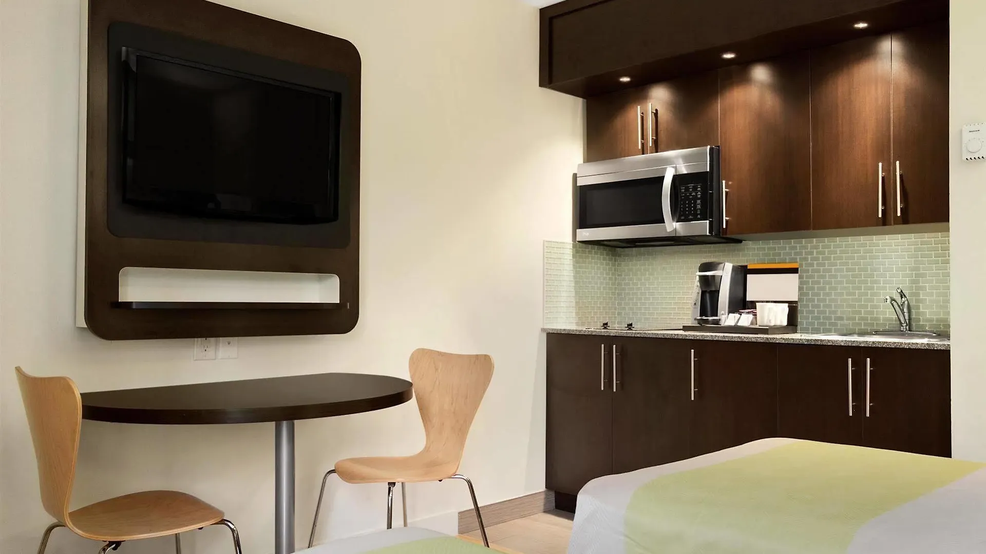 Studio 6 Downtown Toronto